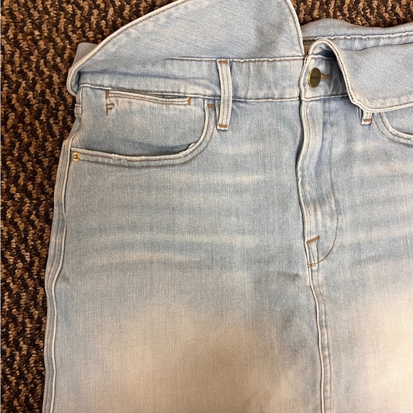 Frame Le High Mini
Fold Over Jean Skirt
Womens Sz 29 - Picture 7 of 8